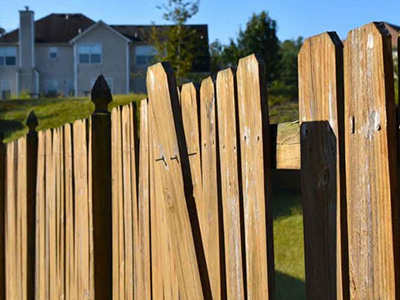 Fence repair services for residential and light commercial properties, lawns, gardens and more from ZNT Property Services.